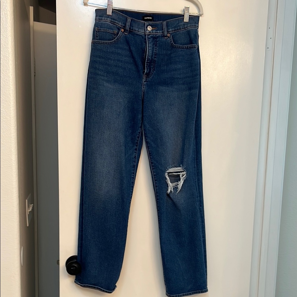 Classic Blue Distressed woman’s Jeans